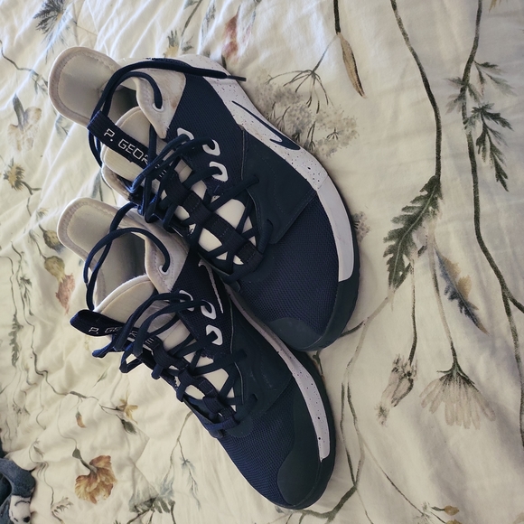 Nike Paul George Basketball Shoes Mens Size 8 v8 Blue And White - Picture 1 of 3